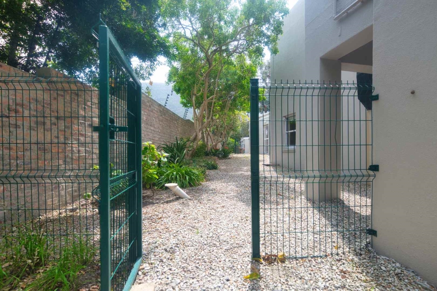 5 Bedroom Property for Sale in Fernkloof Estate Western Cape